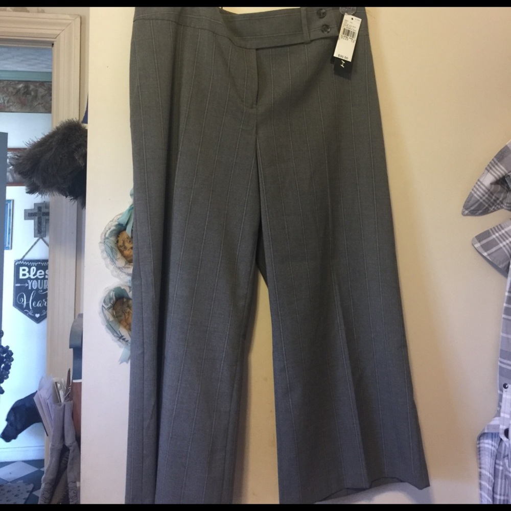 NWT grey pinstriped crop pants